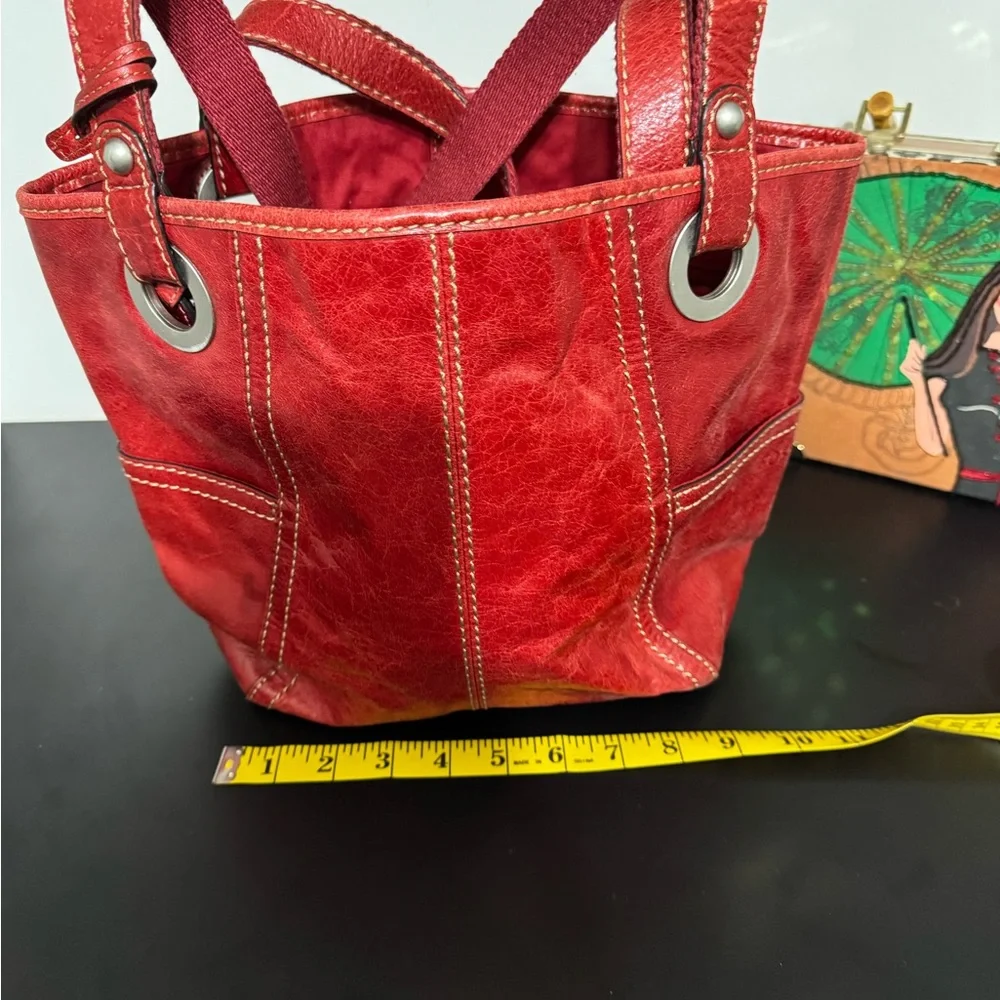 Fossil Red Leather Tote Bag 2 pockets 1 zipper pocket - Picture 5 of 7